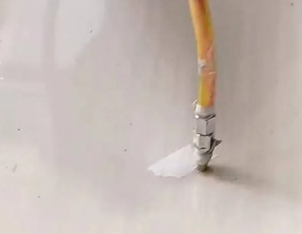 翠屏瓷砖空鼓维修公司专业解答在瓷砖铺贴过程中，如果使用的砂料过粗（如全部使用了粗砂），可能会导致以下问题